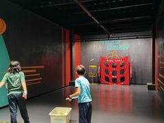 -极限PLAY运动娱乐新世界·团建派对表演休闲馆·室内高空游乐园