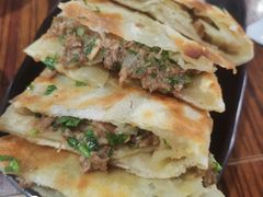 饼夹肉-老红桥炸灌肠牛肚锅烧烤(定福庄店)