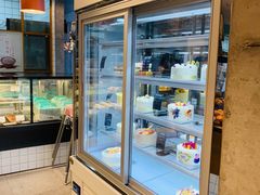 面包甜点陈列柜-Dough&Joe团憩(瑞虹天地月亮湾店)