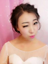 -贺贺新娘造型婚纱店