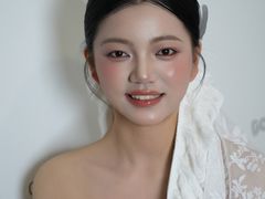 -金夫人化妆摄影职业培训学校