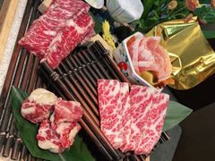 -铭牛烧肉·和牛海鲜自助(高新月牙湖店)