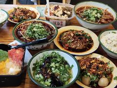 -拈签一笑黄牛肉辣卤串串