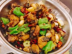 干锅蒜香鸡-刘胖子家常菜·蹄花焖藕(中南店)