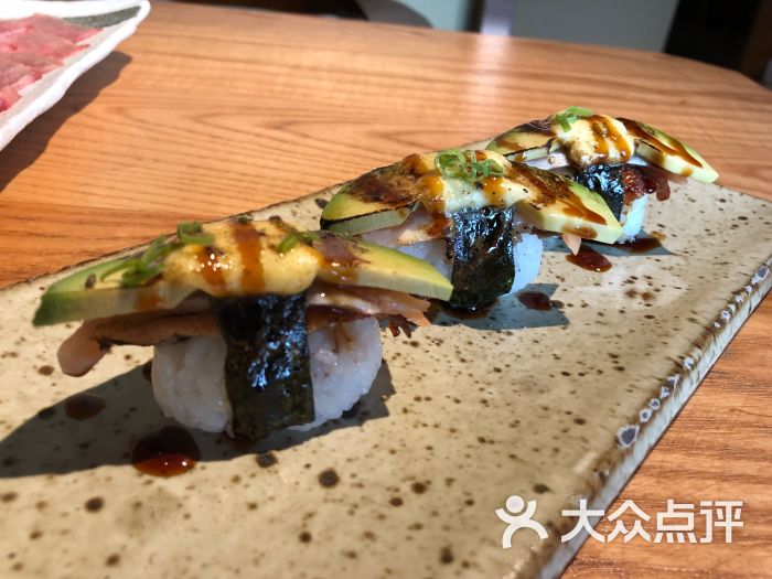 御牛道日式料理炭火烤肉(海上世界广场店)牛油果手握寿司图片 - 第13