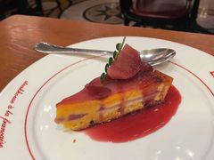 焗红酒梨子肉桂杏仁-Entrecôte 法国牛扒馆(保利·时光里店)