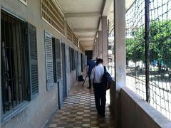 -吐斯廉屠杀博物馆