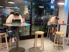 用餐区-肯德基(杭州和平饭店)
