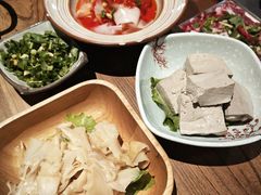 -野山舂·贵州现舂酸汤火锅(鸿通城店)