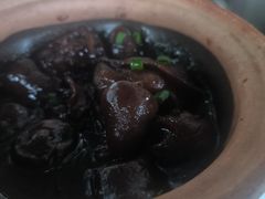 -亮河湾山庄