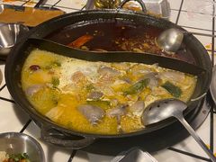 -鹿鸣山草本茶香火锅(园西路店)
