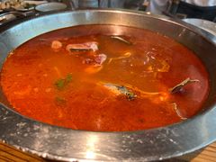 -野山舂·贵州现舂酸汤火锅(鸿通城店)