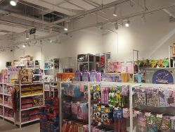 -嗨本可潮玩仓(大兴大悦春风里店)