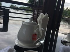 -亚龙湾喜来登·美景台大堂吧