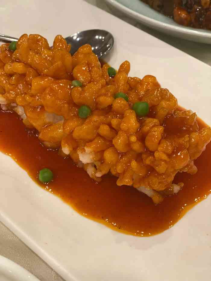 整个京瑞大厦停业装修,所以绿波廊这么好的上海菜也不得不做团购了.