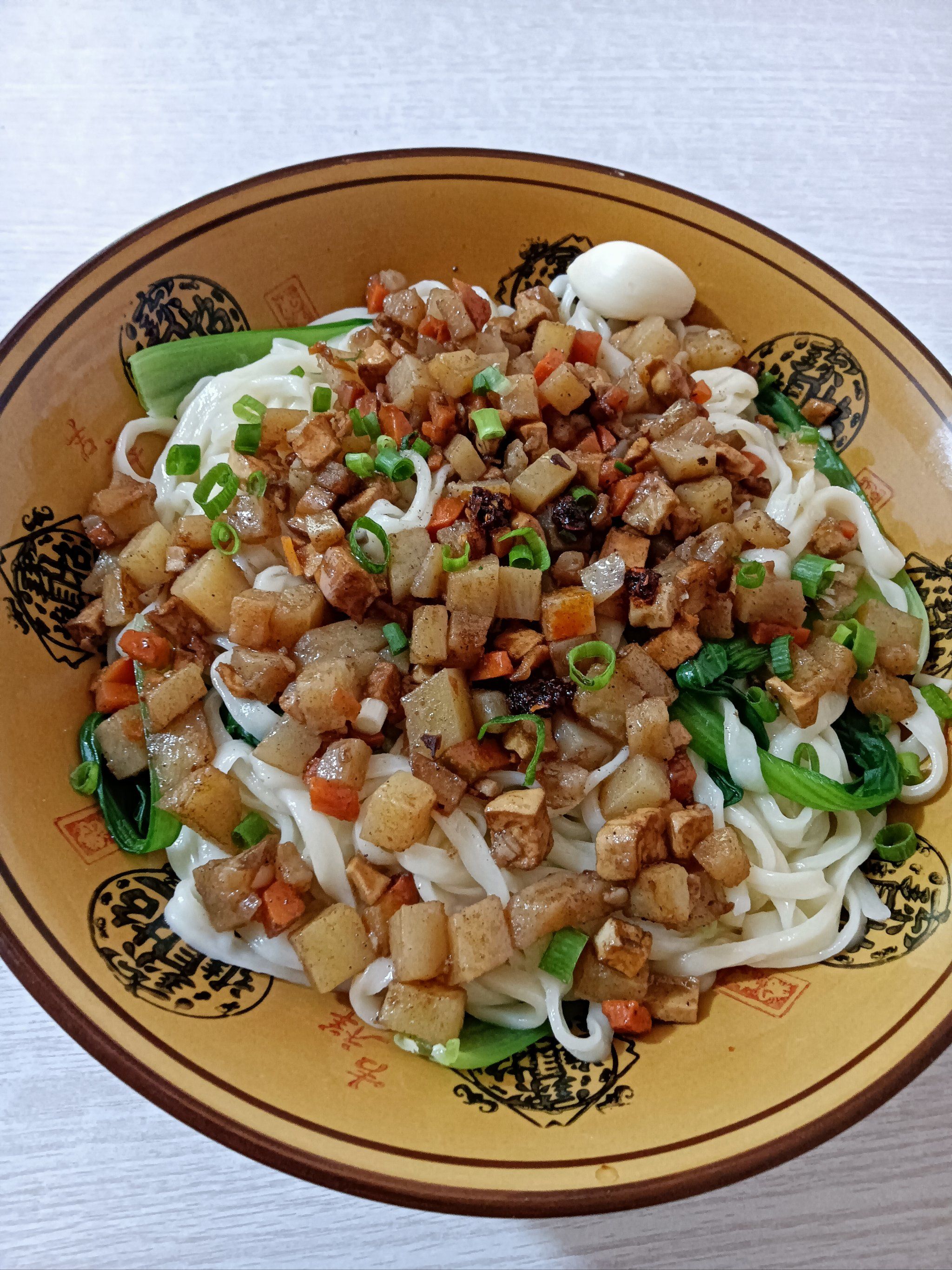 今天改吃素臊子面