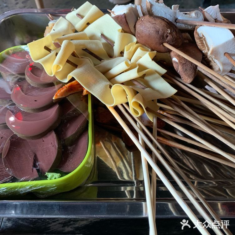 朋友也推荐我们来这家店吃