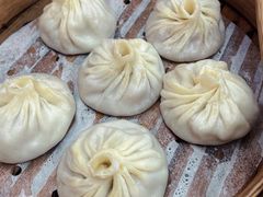 蛋黄小笼-朱新年·苏式汤团·面点(北寺塔店)
