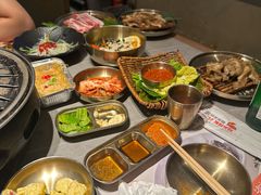 -草家酱蟹炭火烤肉店(珲春南路一店)