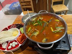 -苗家恒灵酸汤鱼-跳水牛肉连锁店(凯里总店)