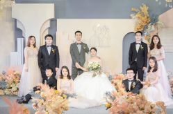 -欣薇婚纱(新源乐汇城店)