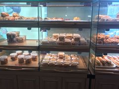面包甜点陈列柜-新侨三宝乐面包店(崇文门店)