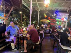 -Green Tree Rest. & Pub