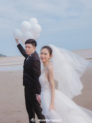 -现代经典婚纱摄影