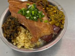 -梁阿婆廿年老牌扣肉糯米饭