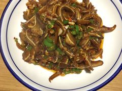 猪耳朵炒青椒-俏媳妇有鸡菜园