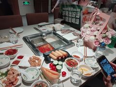 -海底捞火锅鲜切牛肉主题店(长寿路店)