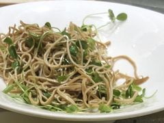 豆腐皮拌香椿苗-老牌坊•鲁菜名店•地道济南菜(大观园商埠店)