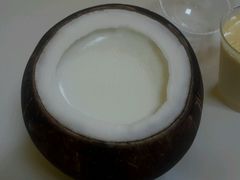 -志龙皇冠吃货椰子铺