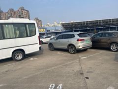 -麦德龙上海闵行商场-停车场