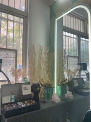 -黑奥秘脱发白发中心