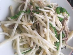 芦苇根炒肉丝-梦缘水乡·湖景餐厅