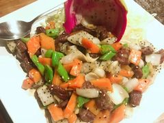 火龙果炒牛柳-上楼私房菜(院士路店)