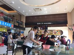 -覃记海鲜美食餐厅