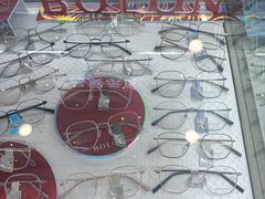 -LOGO眼镜·蔡司品牌折扣店(龙华清湖店)