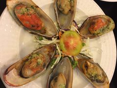 -J Daeng Seafood