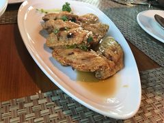 -Chom Cafe and Restaurant