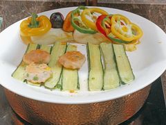 -金马门国际美食百汇(珞喻路店)