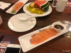 三文鱼刺身-四海一家自助餐(益田假日广场店)