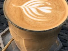 拿铁-UNI UNI(环亚凯瑟琳店)