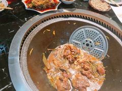 -袁小二大东北铁锅炖(吉祥村总部)