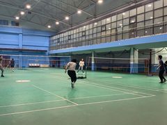 -中地华冠羽毛球俱乐部