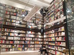 -钟书阁(群光广场店)
