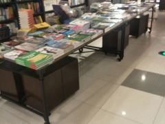 -新华书店(泉城路店)