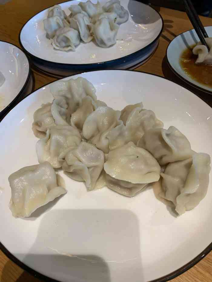 伊喜饺子(学院路店)-"这地这些年不知吃过多少回,去年换了老板,.