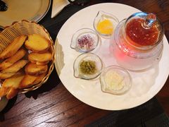 鱼子酱配面包片-俄士厨房(万松园店)